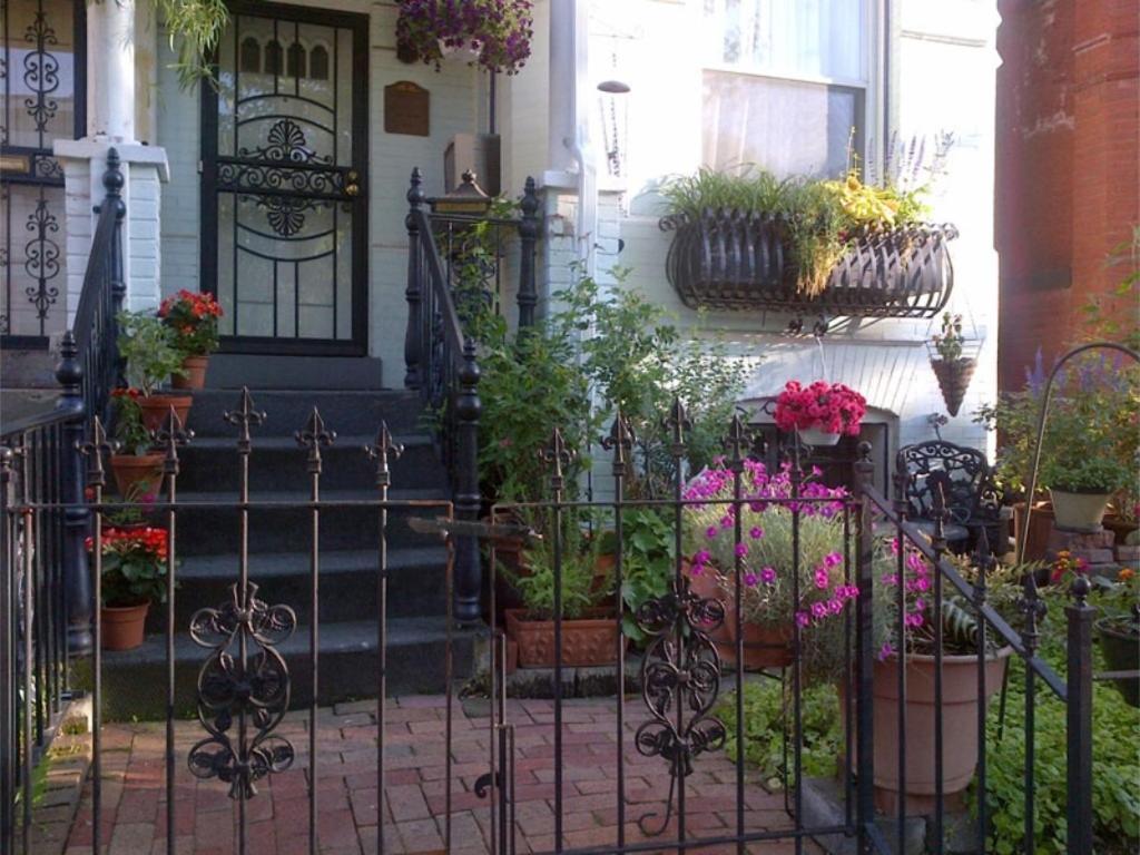 Ledroit Park Renaissance Bed And Breakfast Washington Exterior photo